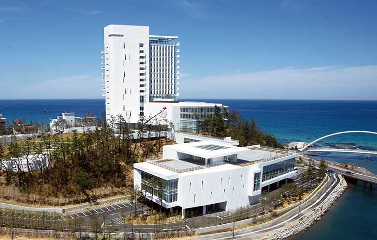리처드마이어가 설계한 강릉 씨마크호텔 리처드마이어가 설계한 강릉 씨마크호텔