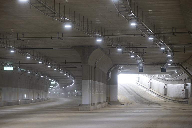 [ Geumbit Noeulgyo Bridge is the longest hybrid twin arch bridge in Korea, with lower pier and upper arch creating soft structural aesthetics ]