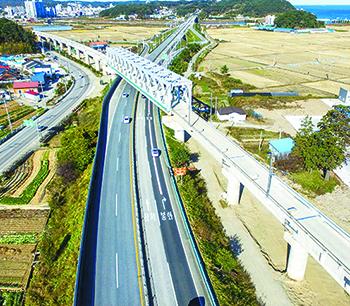 Construction Site of Roadbed of Section 12 of the Donghae Line’s Pohang-Samcheok Railway